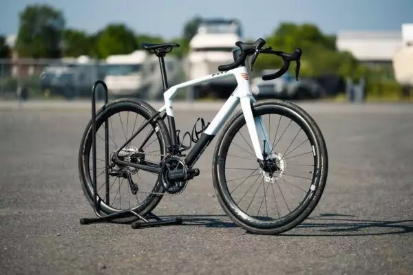  MSU-202494124010_BlancNeuf FELT VR | Advanced | Ultegra Di2 Medium 2024 a vendre 1